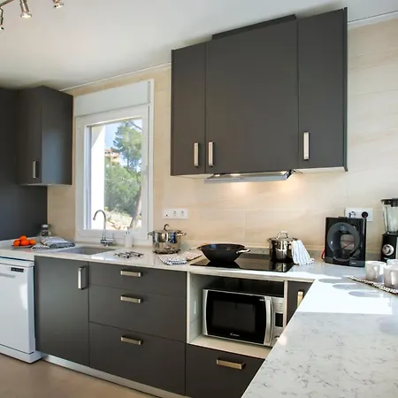 Cara Mull By Interhome Villa